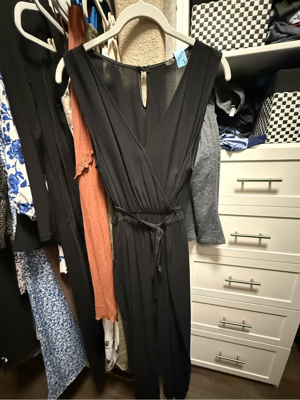Lulu’s-Black V-Neck Women's Jumpsuit w/wrap Tie Waist & Pockets-size M